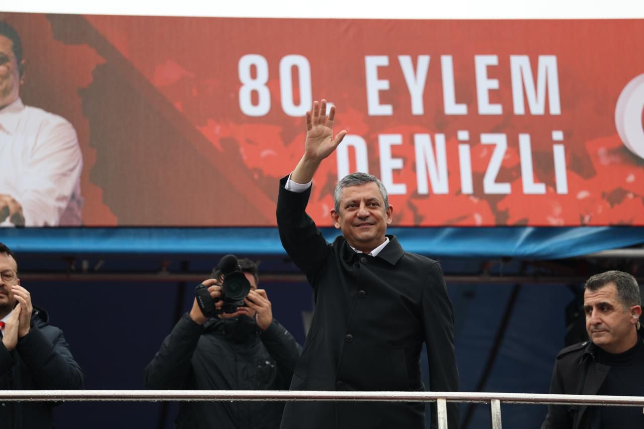 Özel'den Sert Tepki: 'Emeklisine Saygı Duymayanın Bu Memlekette Görecek Günü, Sizin Yüzünüze Bakacak Yüzü Yoktur.'