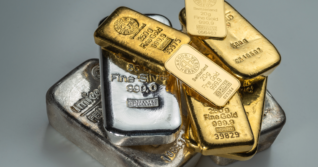 Fed'e Soruşturma ve İran Protestolarıyla Altın Fırladı, Gümüş Rekoru Zorluyor