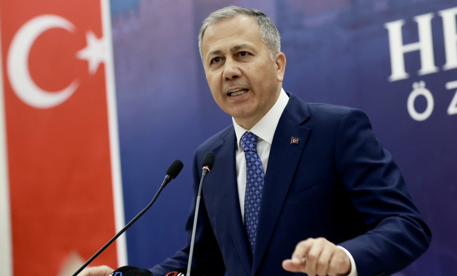 Bakan Yerlikaya'dan Sert Tepki: 'Jandarmaya Hakaretin Bedelini Ödeyeceksiniz!'