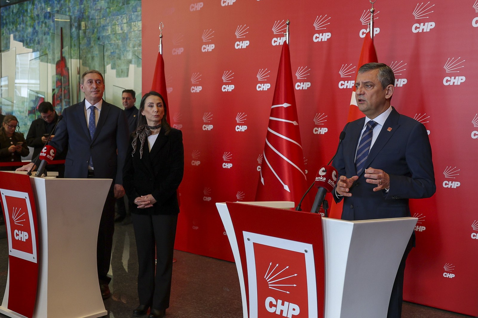 CHP-DEM Parti Görüşmesi Özgür Özel : 'Kazanan Dış Güçler Değil, Bölge Halkları Olmalı'