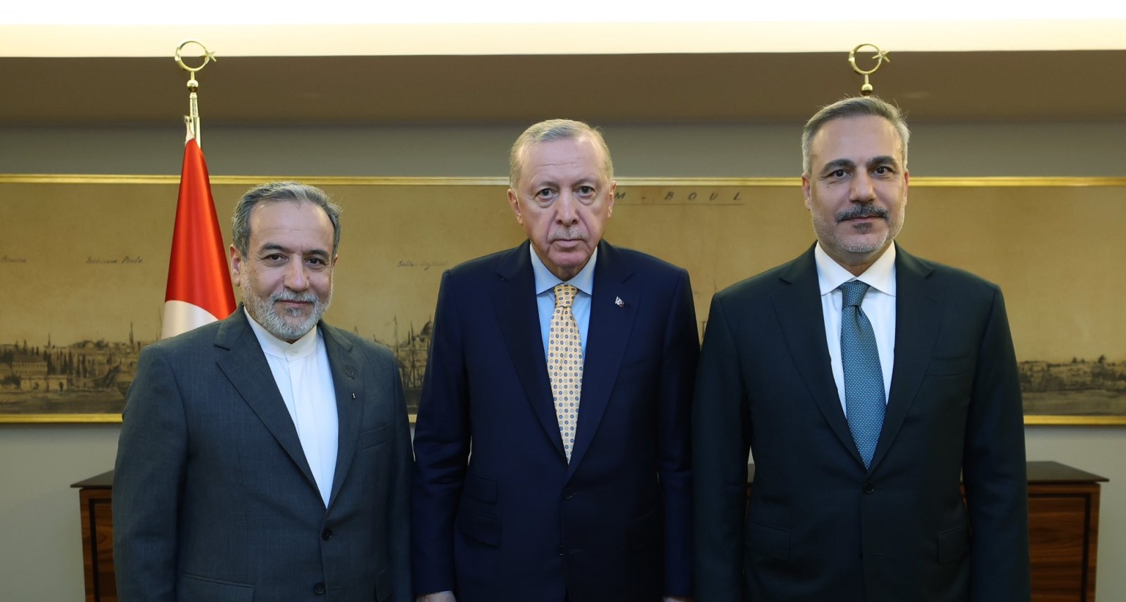 İran'dan Türkiye'ye Nükleer ve Bölgesel İşbirliği Mesajı: 'Silahsızlık İlkesinin Güvencesini İstiyoruz'