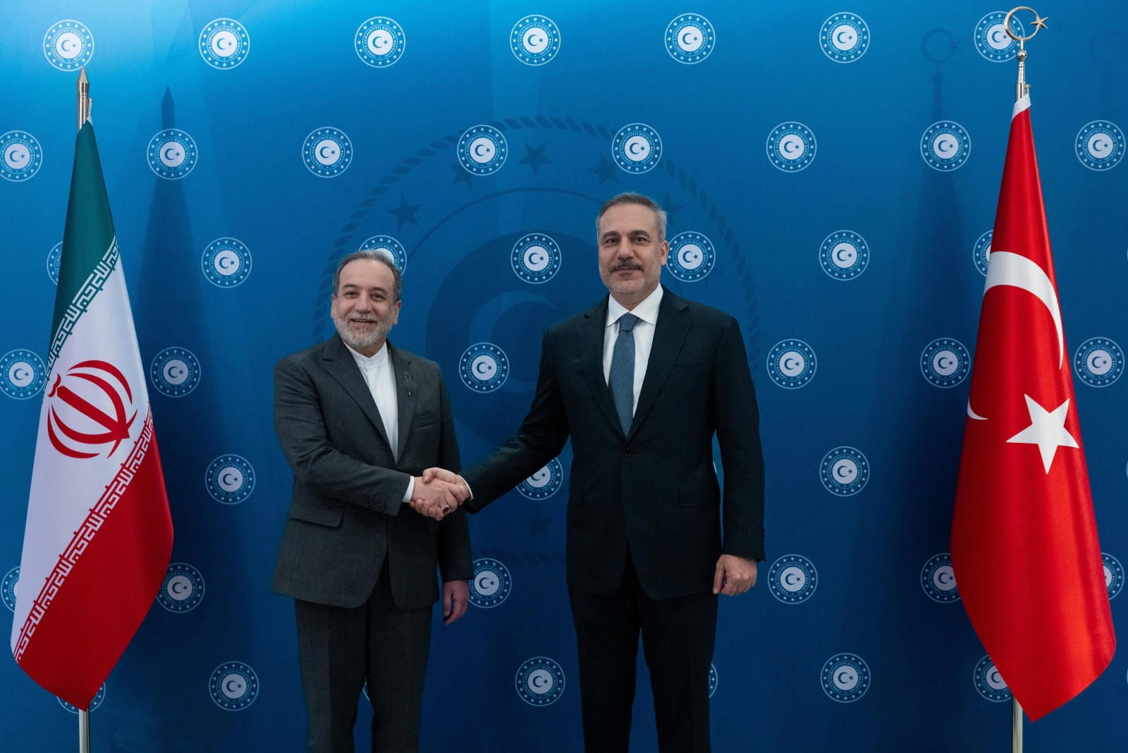 Fidan ve Arakçi Telefonda Görüştü: Bölgesel İş Birliği ve İstikrar Vurgusu