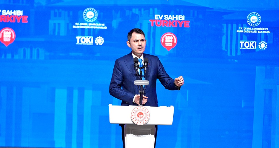 Bakan Kurum'dan Özgür Özel'e Sert Yanıt: 'Hani Siz Bedava Konut Yapacaktınız? Nerede Eserleriniz? 11 İlimizin Tek Bir Binasına Tek Çivi Çakmadınız'