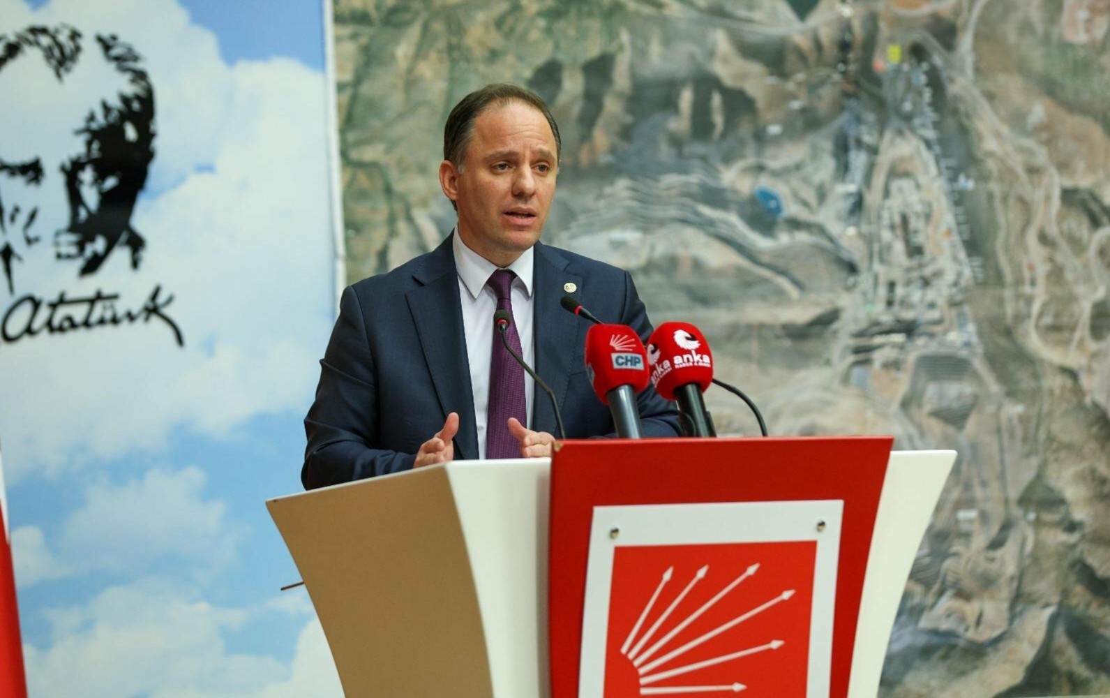 CHP'li Yavuzyılmaz'dan Deprem Yönetimine Ağır Suçlamalar: 'Askerler Sahaya 3 Gün İndirilmedi'