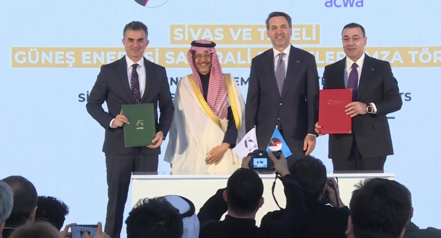 Türkiye'nin Enerjisine 'Sivas ve Karaman'da' 2 Bin Megavatlık Güneş Gücü: ACWA ile Tarihi Anlaşma İmzalandı