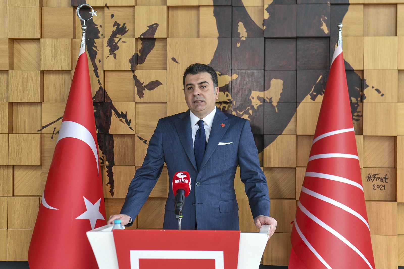 CHP Sözcüsü Zeynel Emre'den Ekonomi, Adalet ve Dış Politikaya Sert Eleştiriler: 'Günü Kurtaran İstatistikler Değil, Üretim Vizyonu Lazım'