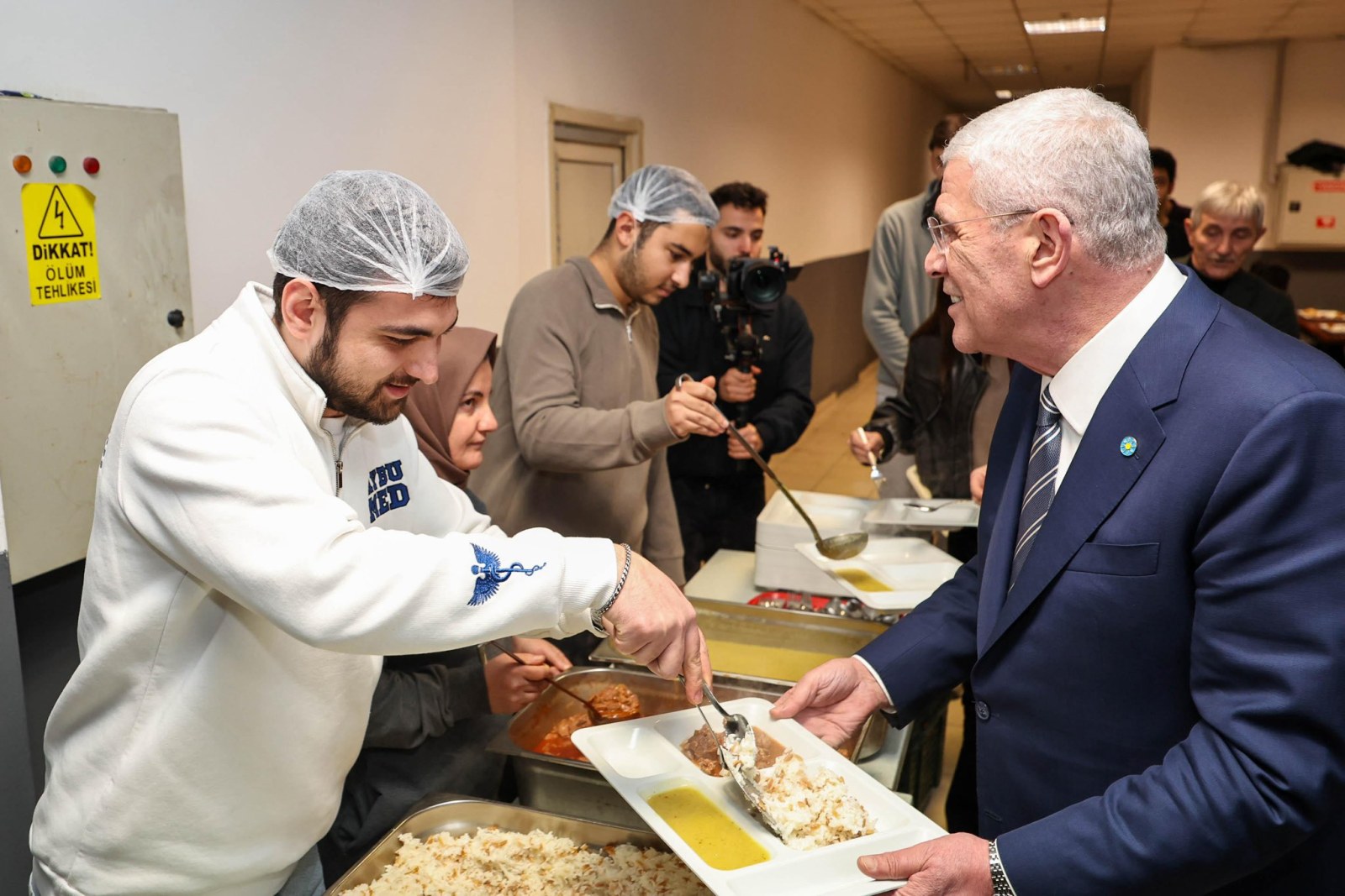 Dervişoğlu'ndan Öğrenci Yurdunda Anlamlı İftar: 'Burası Benim Evim'
