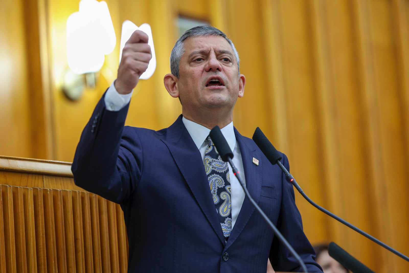 Özgür Özel, AK Parti'nin Köprü, Otoyol ve Milli Park Özelleştirmelerine Sert Tepki : 'Balyozu Alıp Gişeleri Kıracağız'