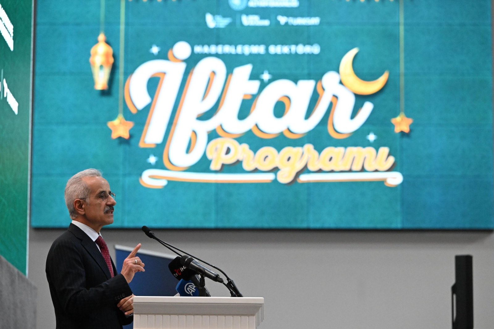 Çocukları Sosyal Medyadan Korumak İçin Yasak Geliyor: 15 Yaş Sınırı!